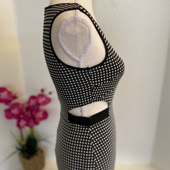 MARILYN MONROE Black and White Dress - Picture 4 of 7